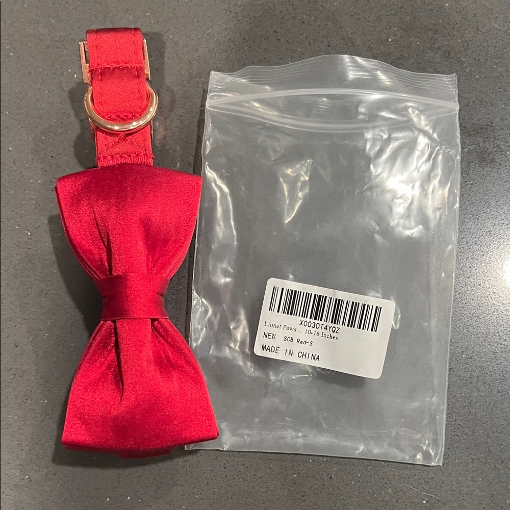 Lionet Paws Bow Tie Collar-Red